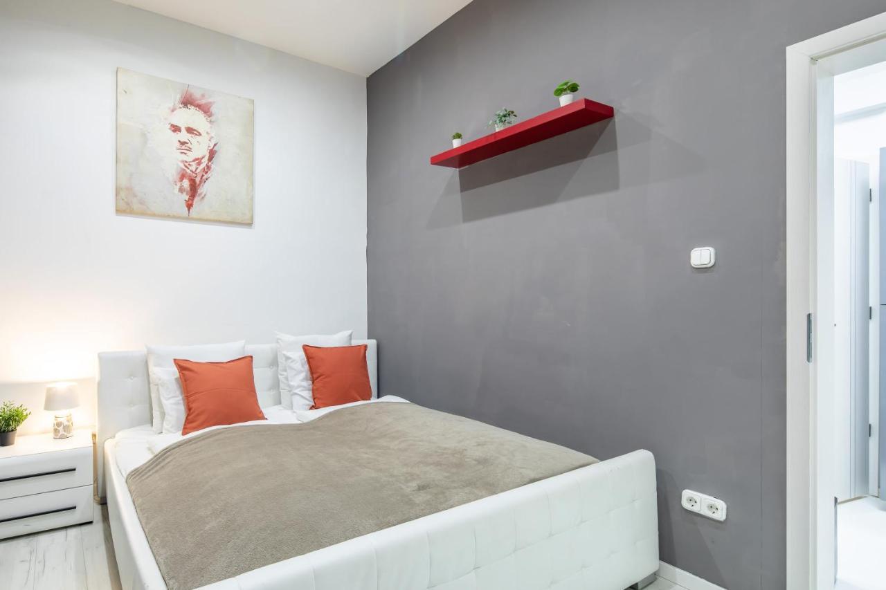 Cozy & Central Apartment With 2-Bedroom 부다페스트 외부 사진