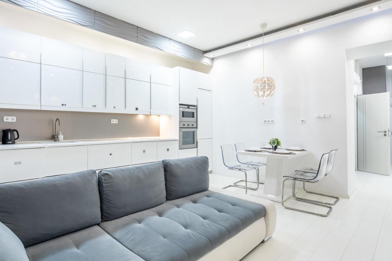 Cozy & Central Apartment With 2-Bedroom 부다페스트 외부 사진