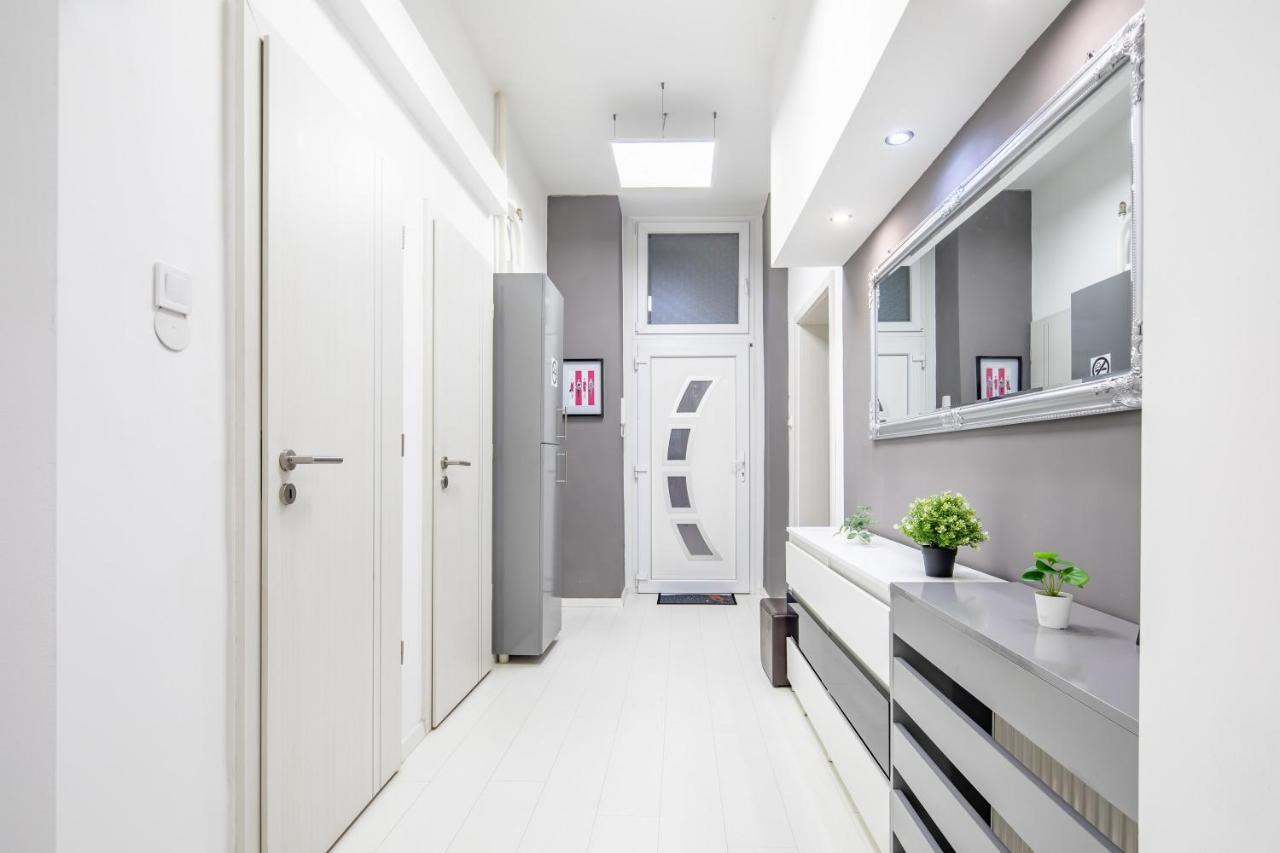 Cozy & Central Apartment With 2-Bedroom 부다페스트 외부 사진