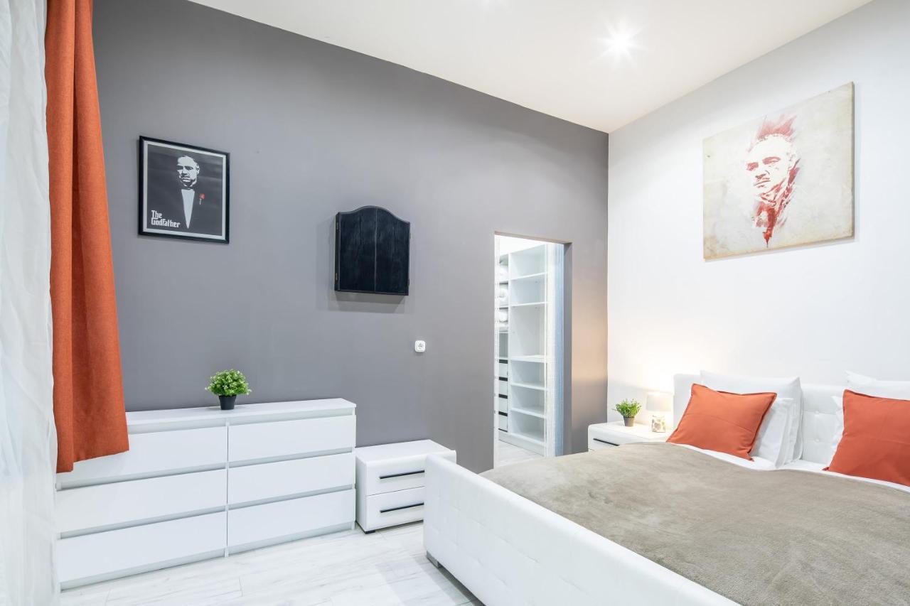 Cozy & Central Apartment With 2-Bedroom 부다페스트 외부 사진